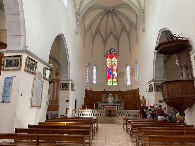 Iglesia de Saint-Cirq Lapopie interior