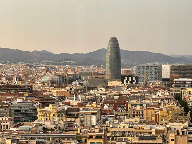 Unlimited Barcelona mirador con vistas a la Torre Glòries
