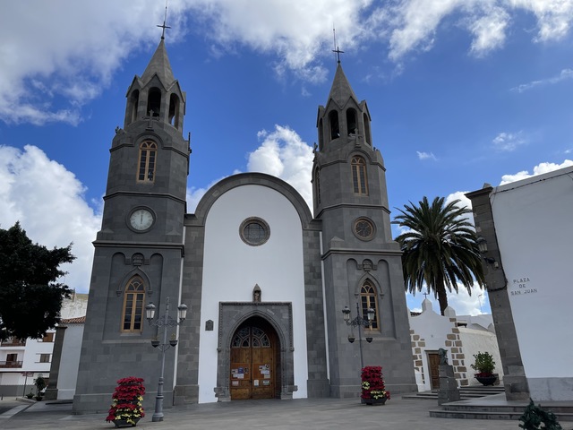 Qué ver en Telde iglesia de San Juan Bautista y plaza de San Juan
