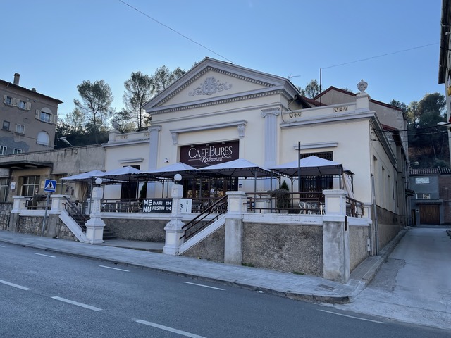 Columpio con vistas a Montserrat Café Burès