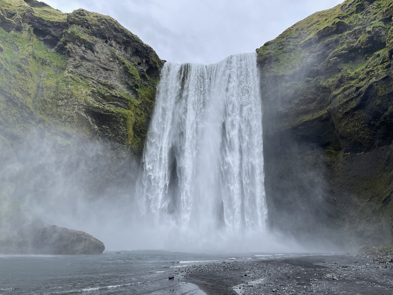 Cascada Skógafoss ruta por islandia en verano